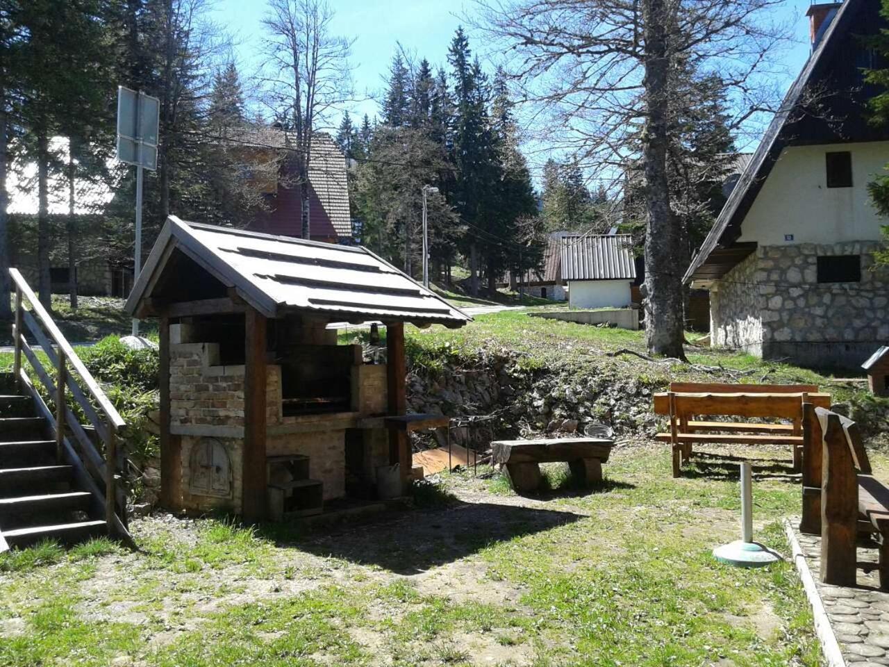 Apartments Dobro Яхорина Екстериор снимка